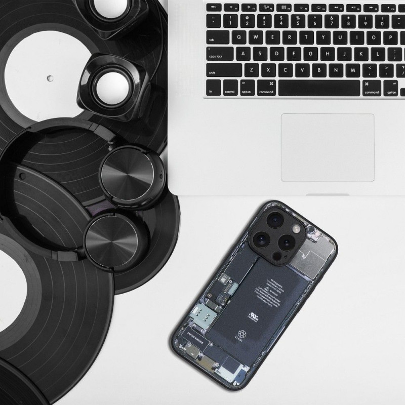 Kryt TECH pro iPhone 15 PRO - černý