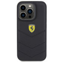 Pouzdro Ferrari QUILTED METAL LOGO pro iPhone 15 Pro