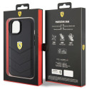 Kryt Ferrari Quilted Metal logo pro iPhone 15 - černý