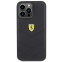 Kryt Ferrari QUILTED METAL LOGO iPhone 15 Pro Max - černý